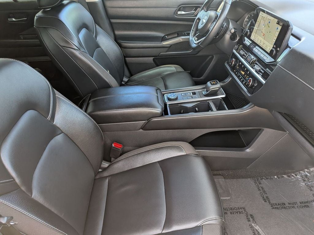 2022 Nissan Pathfinder SL