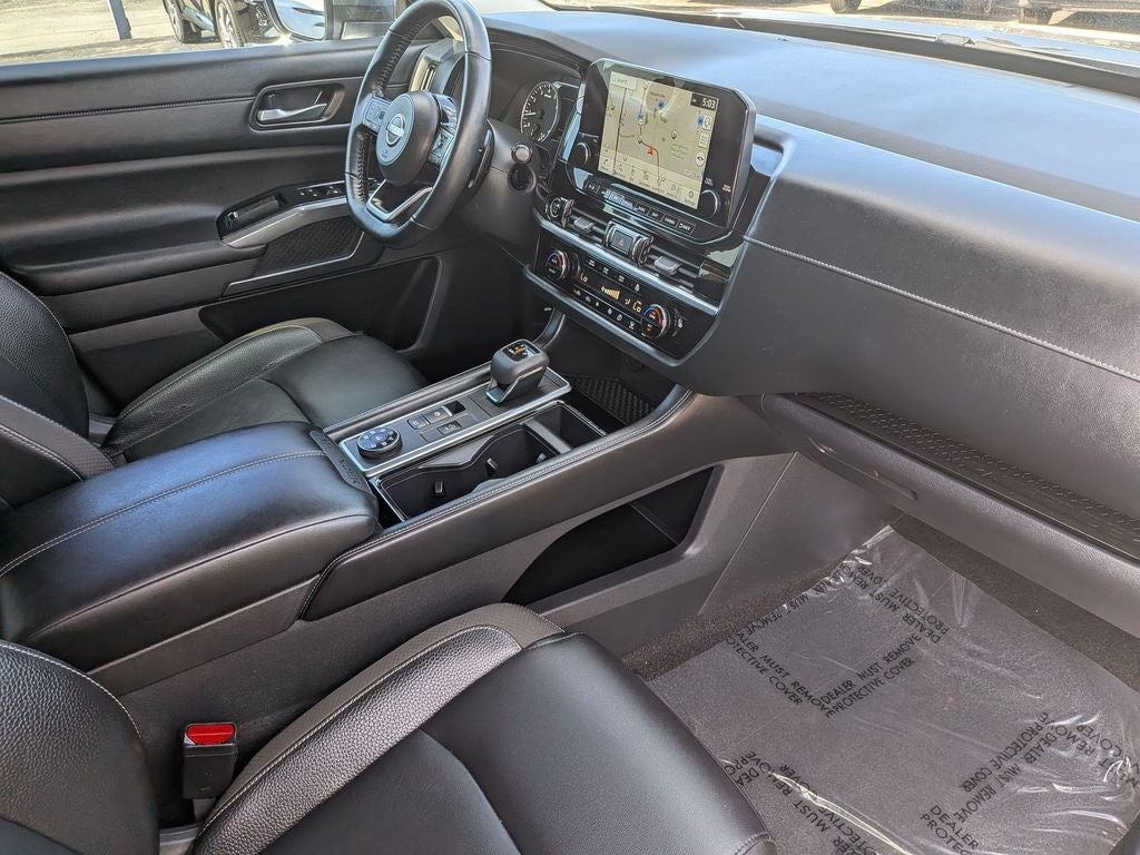 2022 Nissan Pathfinder SL