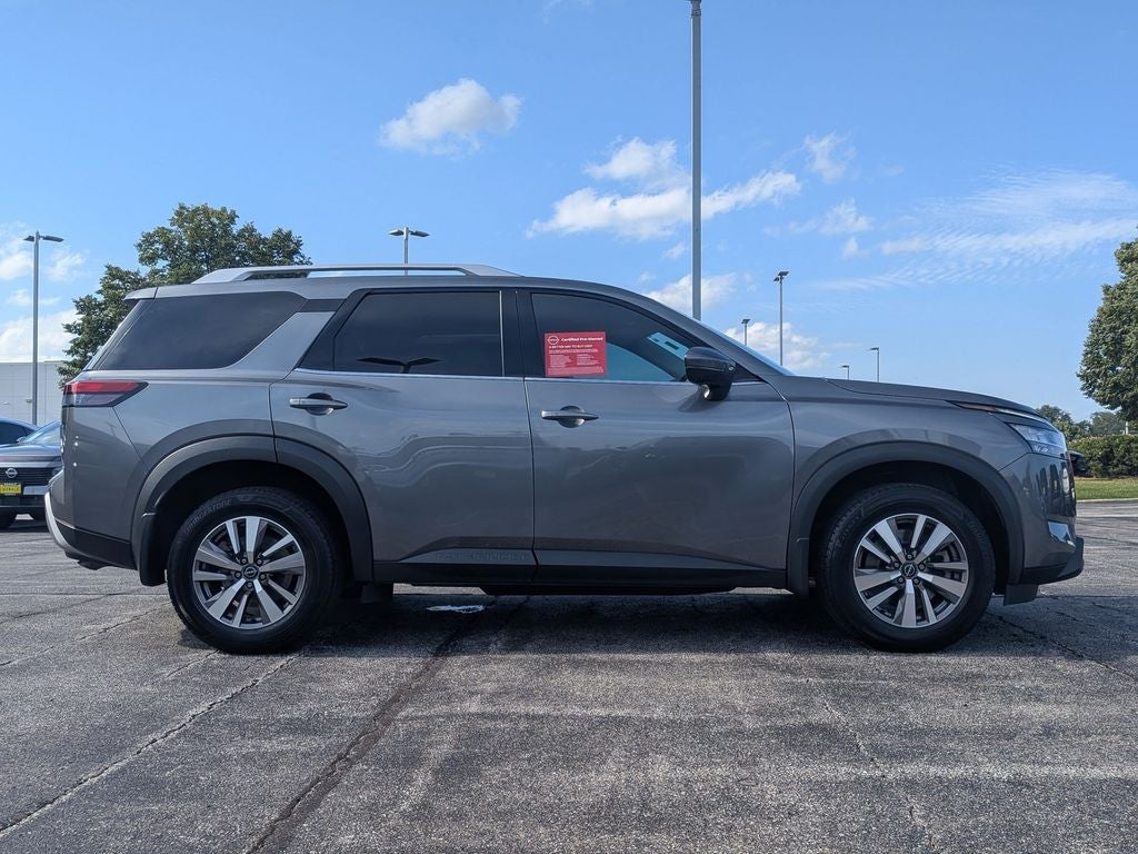 2022 Nissan Pathfinder SL