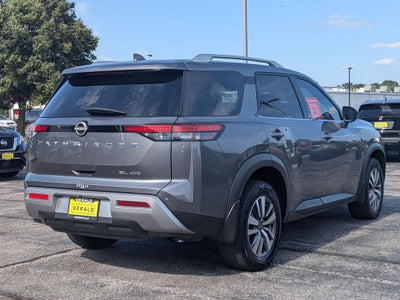 2022 Nissan Pathfinder SL