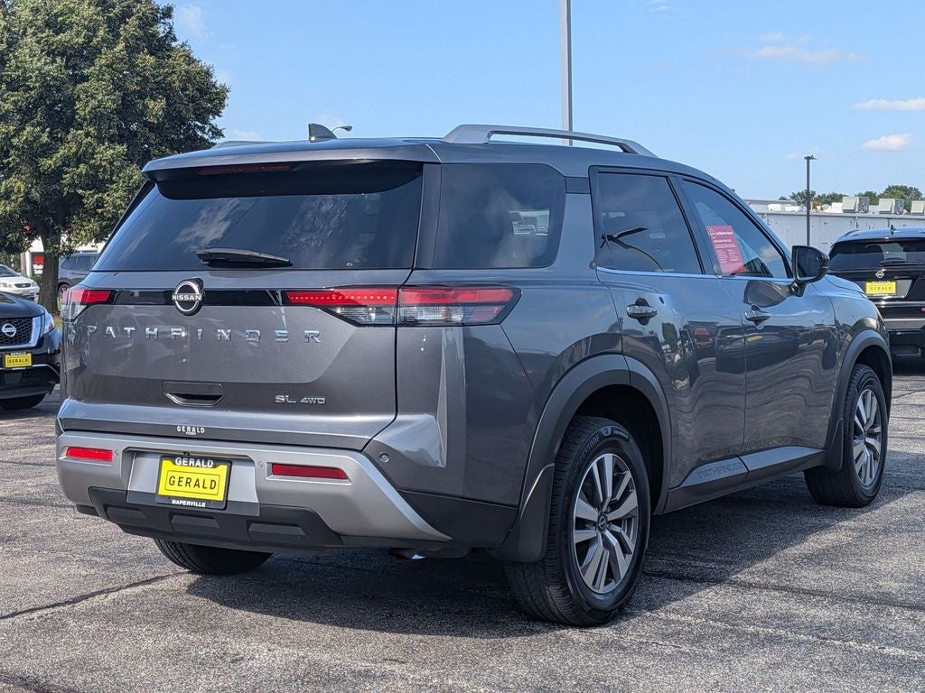 2022 Nissan Pathfinder SL