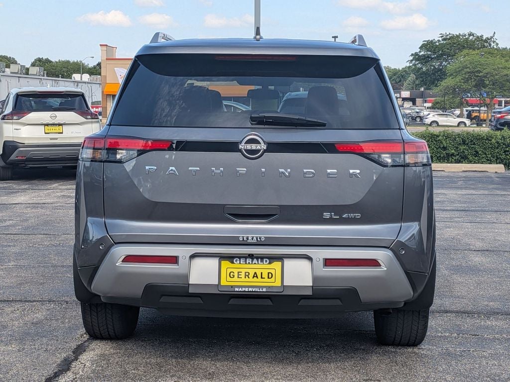 2022 Nissan Pathfinder SL