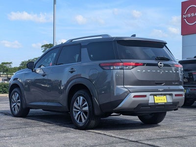 2022 Nissan Pathfinder SL