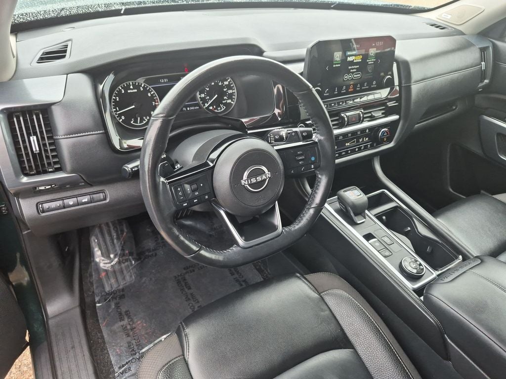 2024 Nissan Pathfinder SL