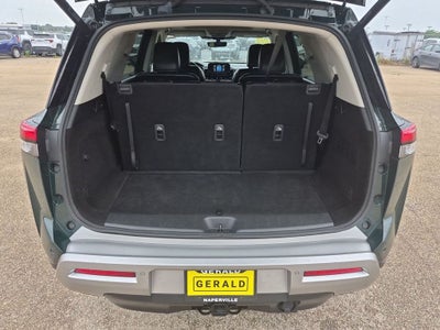 2024 Nissan Pathfinder SL