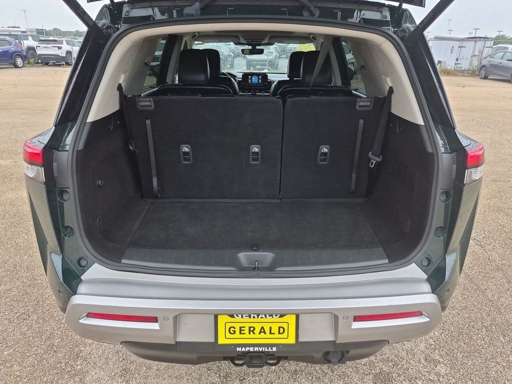 2024 Nissan Pathfinder SL