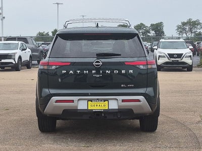 2024 Nissan Pathfinder SL