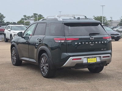 2024 Nissan Pathfinder SL