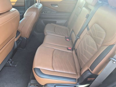2022 Nissan Pathfinder Platinum