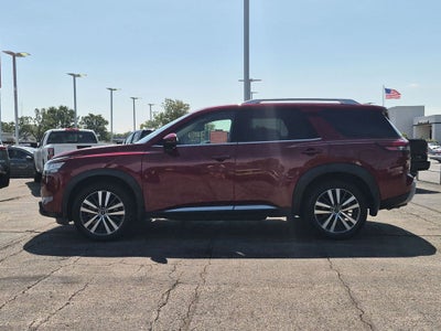 2022 Nissan Pathfinder Platinum