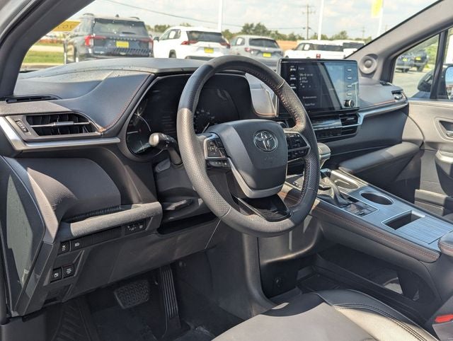 2022 Toyota Sienna XSE 7 Passenger