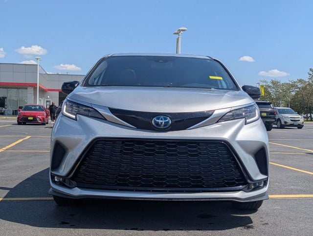 2022 Toyota Sienna XSE 7 Passenger