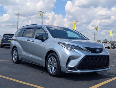 2022 Toyota Sienna XSE 7 Passenger
