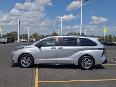 2022 Toyota Sienna XSE 7 Passenger