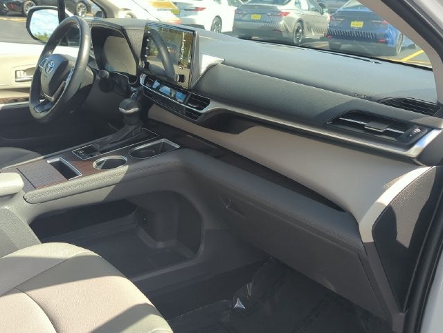 2024 Toyota Sienna XLE 7 Passenger