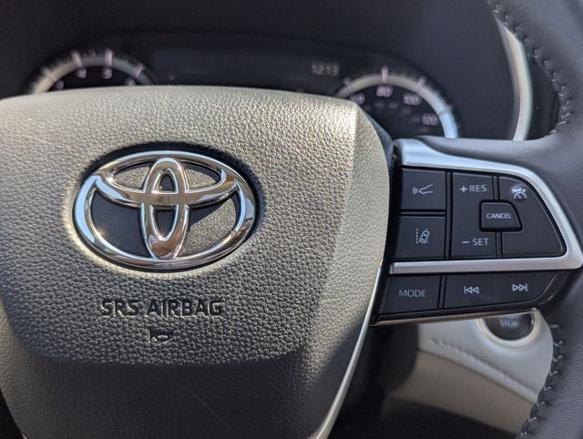 2025 Toyota Highlander XLE