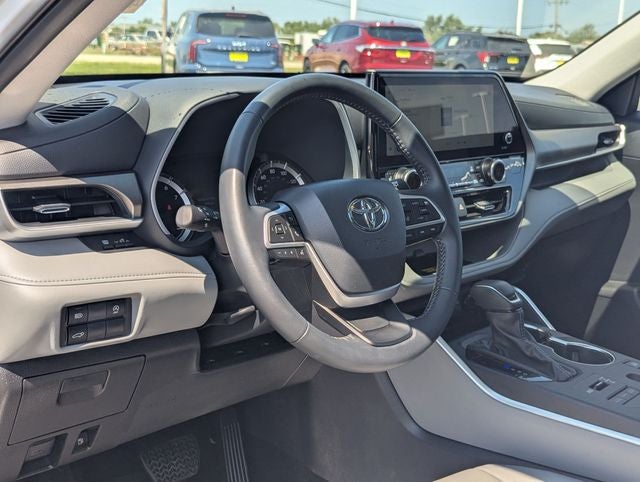 2025 Toyota Highlander XLE