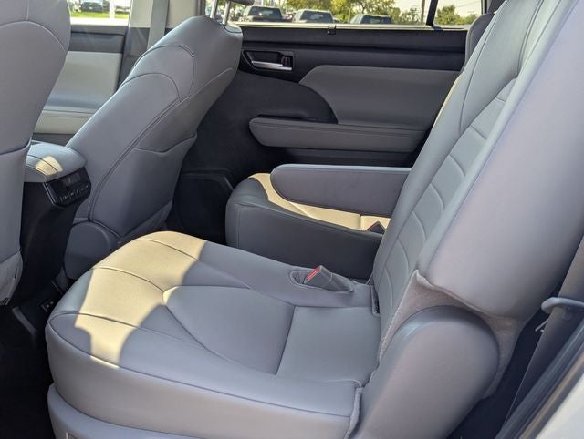 2025 Toyota Highlander XLE