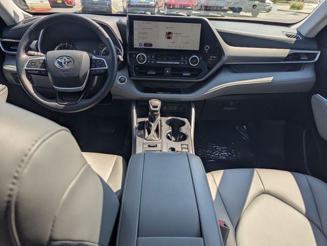 2025 Toyota Highlander XLE