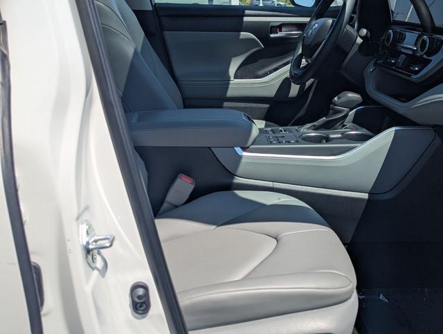 2025 Toyota Highlander XLE
