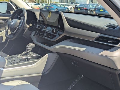 2025 Toyota Highlander XLE