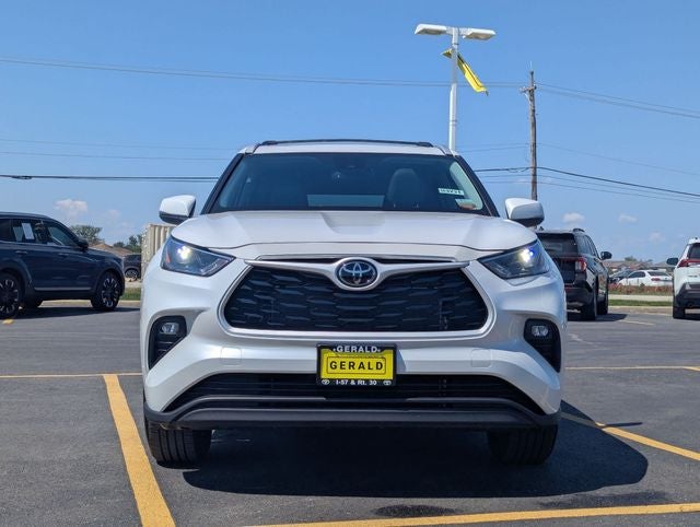 2025 Toyota Highlander XLE