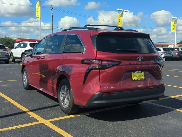 2026 Toyota Sienna XLE 7 Passenger